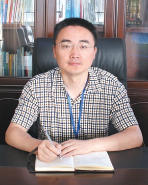 江阴市顾山实验小学校长 吴强