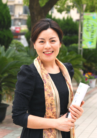 七宝明强小学校长 顾文秀